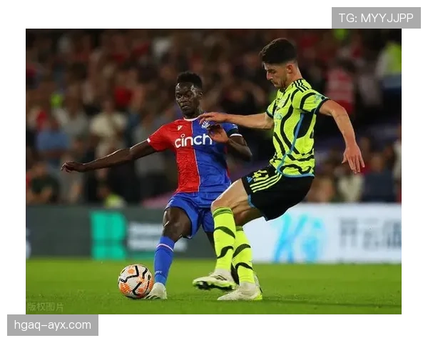 加里·奥尼尔革新战术体系，率队实现英超突破开启辉煌新篇章